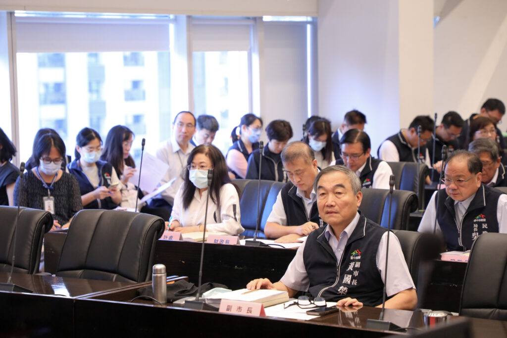 中市民進黨團提案要求普發現金5萬元 國民黨團:別打烏賊戰 1 %E5%8F%B0%E4%B8%AD%E5%B8%82%E8%AD%B0%E6%9C%83%E4%BB%8A 8 %E6%97%A5%E5%8F%AC%E9%96%8B%E7%A8%8B%E5%BA%8F%E5%A7%94%E5%93%A1%E6%9C%83 %E8%A8%8E%E8%AB%96%E7%AC%AC4%E5%B1%86%E7%AC%AC6%E6%AC%A1%E8%87%A8%E6%99%82%E6%9C%83%E8%AD%B0%E4%BA%8B%E6%97%A5%E7%A8%8B