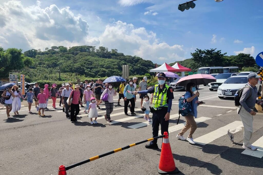 北海岸國際風箏節登場 金山警協助交疏及安全宣導 3 MEITU 20250920 161045421