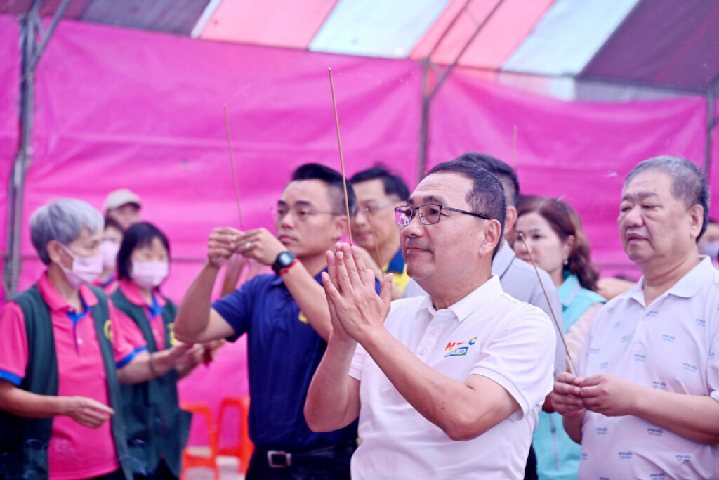 淡水河河祭路祭法會 侯友宜為龍王船、西方船點睛 為民祈福 18 %E6%B7%A1%E6%B0%B4%E6%B2%B3%E6%B2%B3%E7%A5%AD%E8%B7%AF%E7%A5%AD%E6%B3%95%E6%9C%83%EF%BC%8C%E4%BE%AF%E5%8F%8B%E5%AE%9C%E5%88%B0%E5%A0%B4%E7%82%BA%E6%B0%91%E7%A5%88%E7%A6%8F