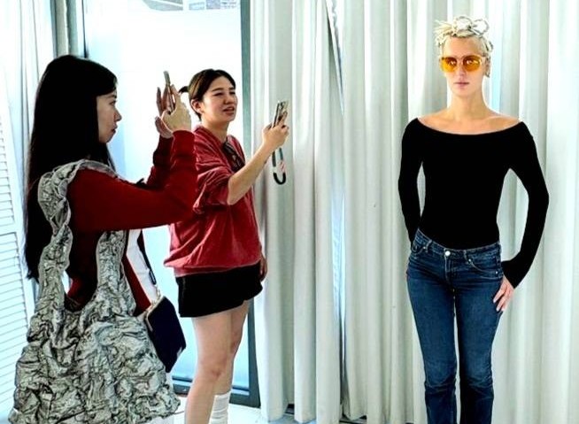 輔大織品時尚 feat. 清大護眼科技 台灣之光同登「倫敦時裝週」 1 11409201