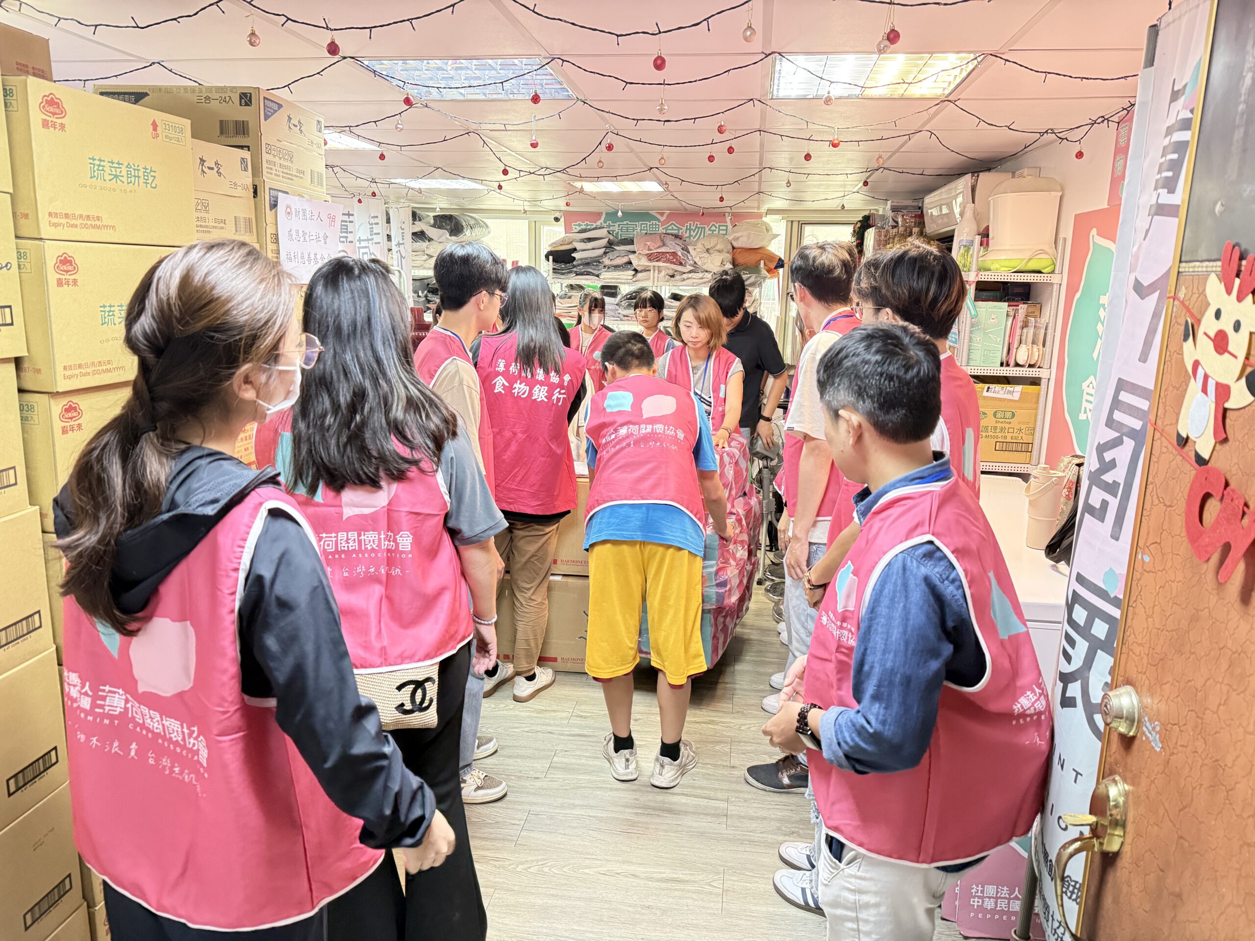 薄荷關懷協會「中秋送祝福 溫暖又幸福」物資傳遞公益活動 3 BCAA0D1D FA10 49FE AF43 277C5CD14693 scaled