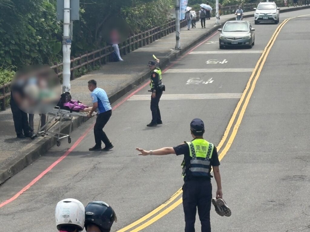 健走活動婦人身體不適 警即時協助醫救護 1 %E4%B8%80 72