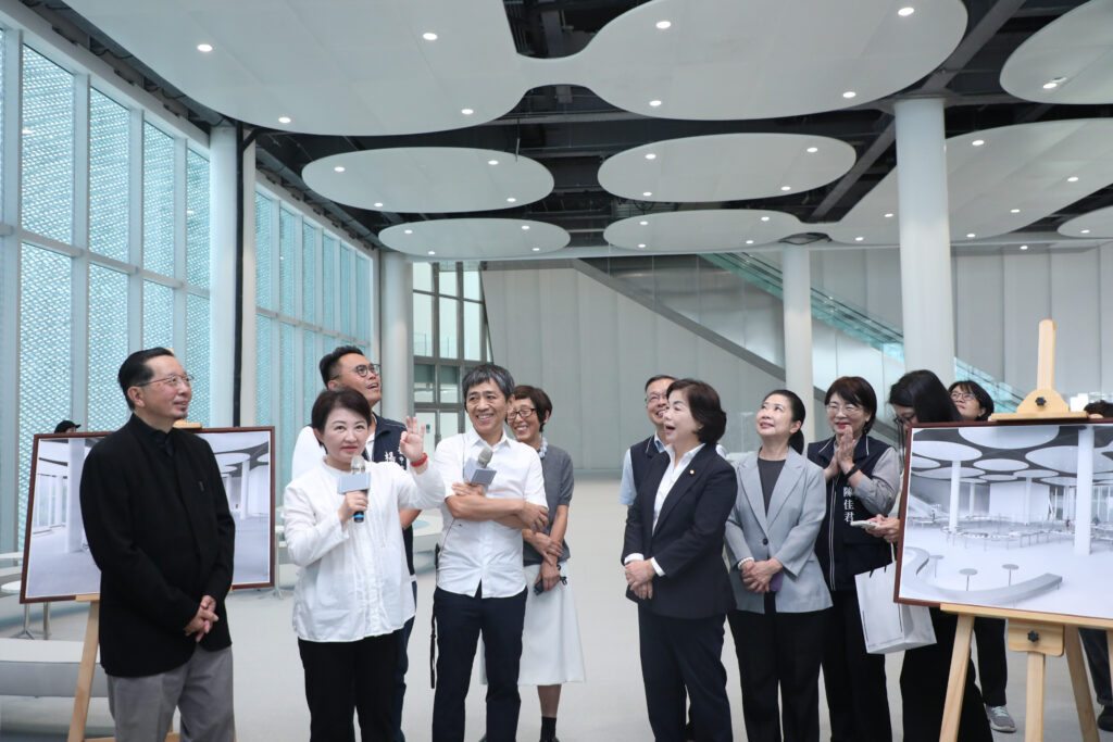台中綠美圖開館倒數 盧秀燕攜建築師搶先開箱 1 %E7%8F%BE%E5%A0%B4%E7%85%A7%E7%89%87%E5%8F%8A%E5%90%88%E7%85%A7 3
