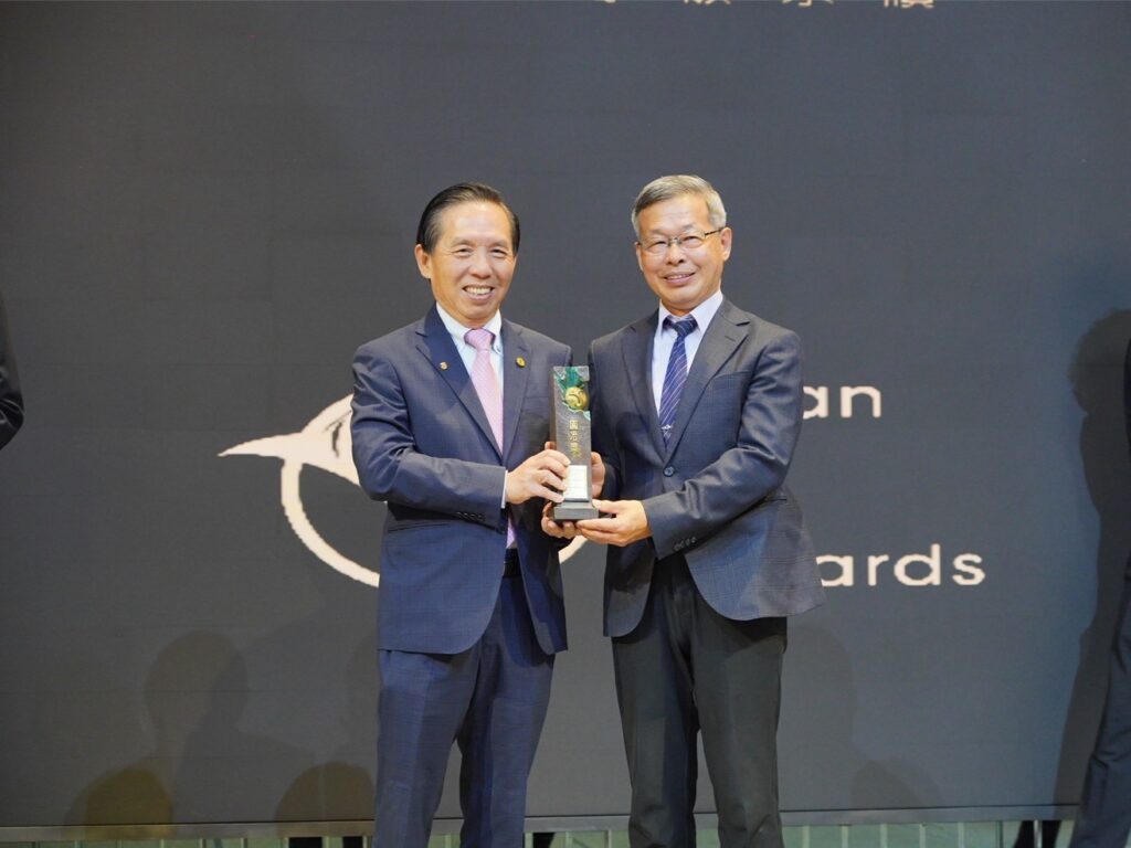 2025建築園冶獎 中市建設局獲4大獎肯定 1 %E5%BB%BA%E8%A8%AD%E5%B1%80%E7%94%B1%E9%99%B3%E5%A4%A7%E7%94%B0%E5%B1%80%E9%95%B7%E7%8E%87%E5%9C%98%E9%9A%8A%E9%A0%98%E7%8D%8E