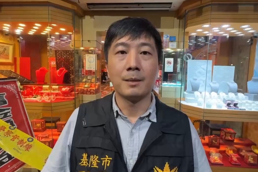 男子大膽搶銀樓 警迅速查緝到案 3 MEITU 20250924 215603219