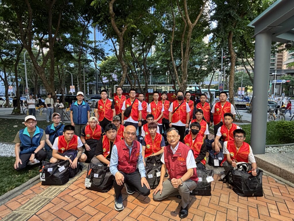 新北市20名替代役投入花蓮災後復原 展現年輕世代守護力量 2 %E6%96%B0%E5%8C%97%E5%B8%8220%E5%90%8D%E6%9B%BF%E4%BB%A3%E5%BD%B9%E7%94%B7%E6%95%B4%E8%A3%9D%E5%87%BA%E7%99%BC%EF%BC%8C%E6%8A%95%E5%85%A5%E8%8A%B1%E8%93%AE%E7%81%BD%E5%BE%8C%E5%BE%A9%E5%8E%9F%E5%B7%A5%E4%BD%9C%EF%BC%8C%E5%B1%95%E7%8F%BE%E5%B9%B4%E8%BC%95%E4%B8%96%E4%BB%A3%E5%AE%88%E8%AD%B7%E5%8A%9B%E9%87%8F