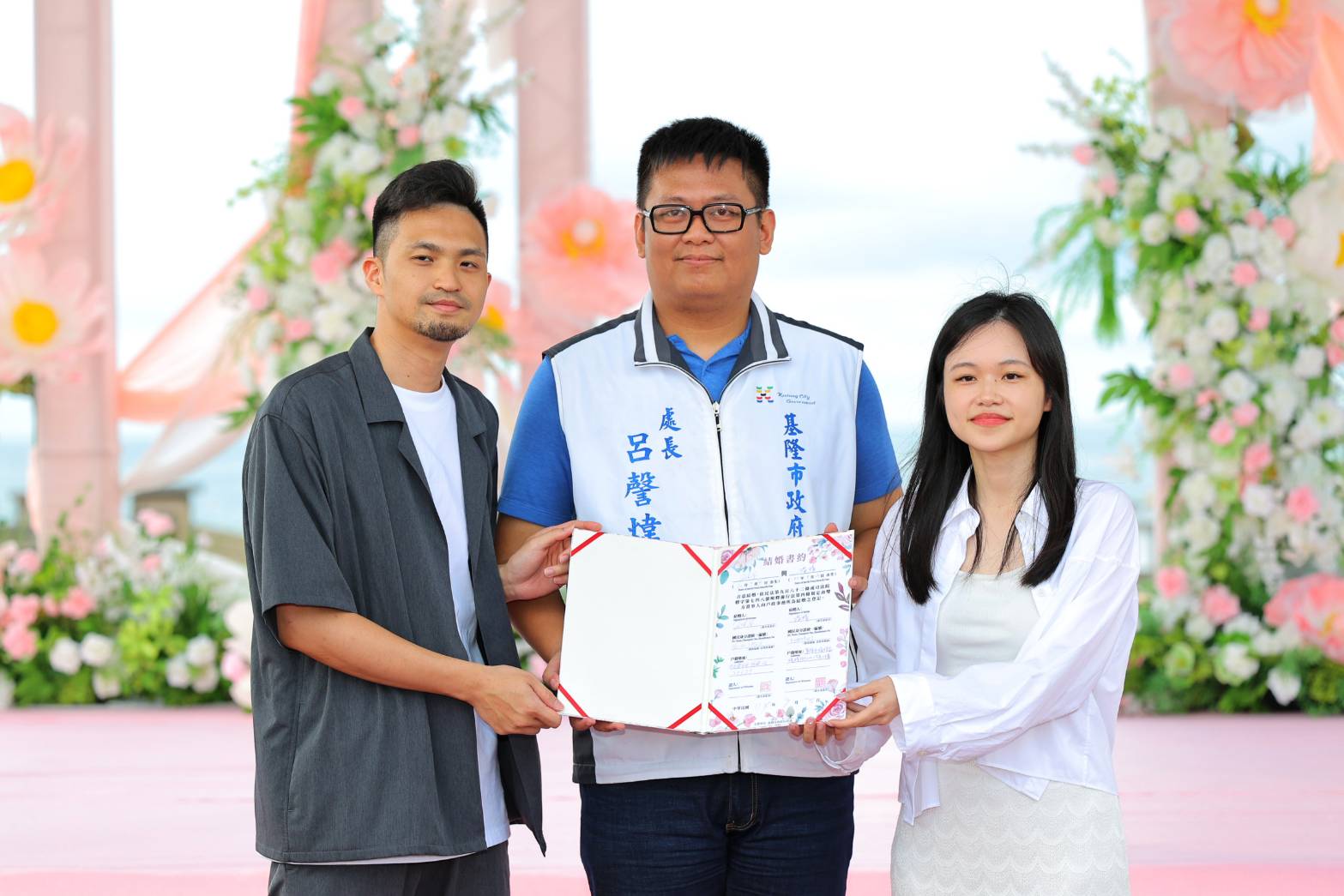 市民聯合婚禮在和平島浪漫登場 28對新人「海誓山盟」 共築幸福基隆 4 35243