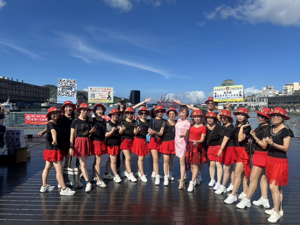 結合舞動青春快閃活動 基一警打詐宣導作伙來 4 1759049875955