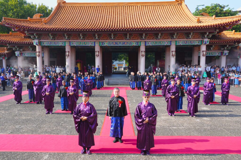 中市祭孔大典傳承千年儀典 循古禮表敬意 1 %E9%87%8B%E5%A5%A0%E5%85%B8%E7%A6%AE%E6%B0%A3%E6%B0%9B%E8%8E%8A%E9%87%8D%E8%82%85%E7%A9%86 0