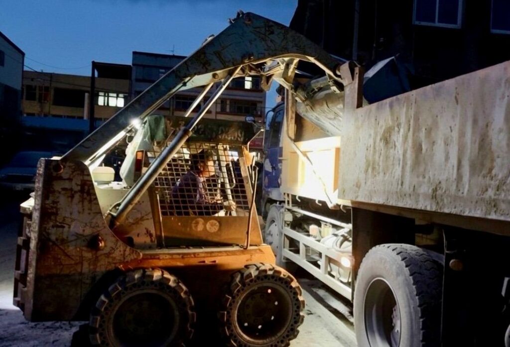 竹市特搜隊平安返竹 邱臣遠親迎救災英雄致上最敬禮 3 114093022