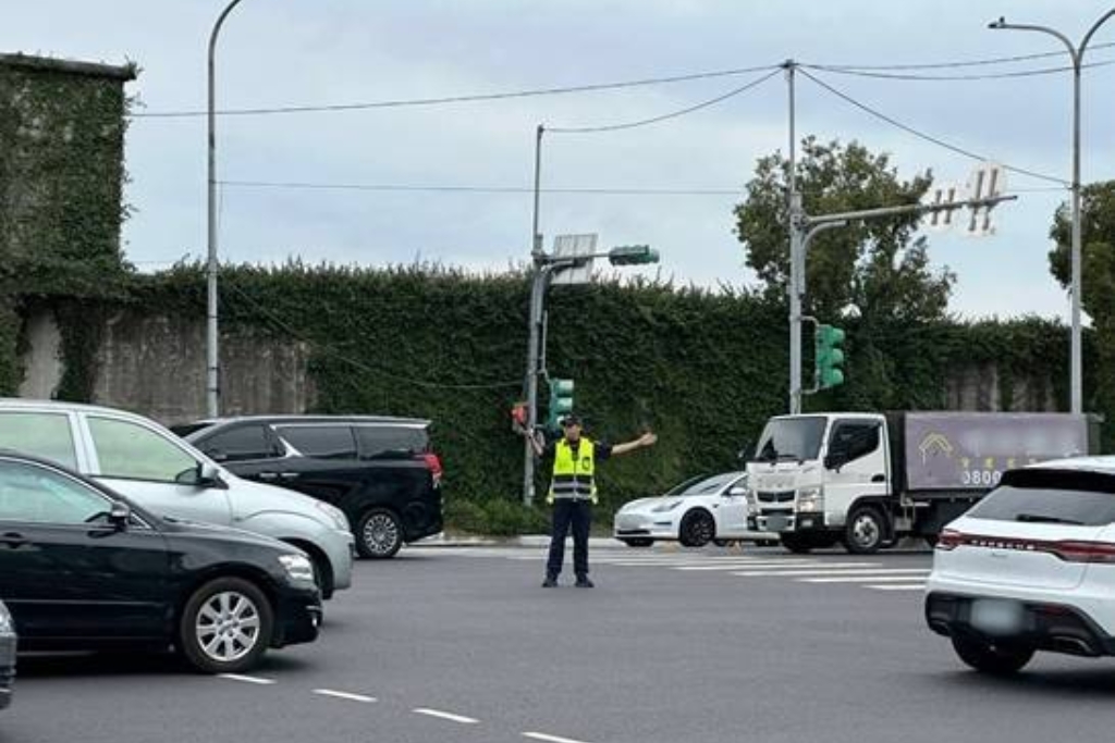 中秋連假 北市警局加強交通疏導 維護交通順暢 5 MEITU 20251003 155328740