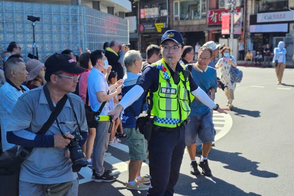 基隆老鷹嘉年華熱鬧登場 基警交管樂迎踩街護遊行 14 MEITU 20251004 182832771