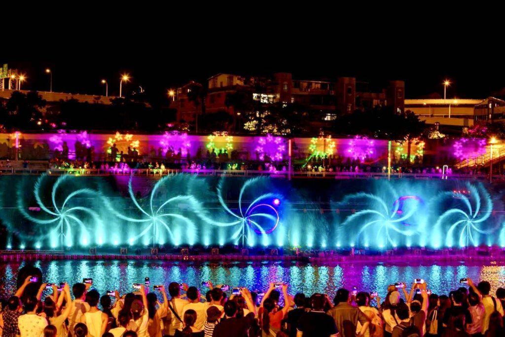 台北水舞嘉年華10/7重新登場 週末主題活動將河岸化身最歡樂親子派對 6 %E3%80%8C2025%E5%8F%B0%E5%8C%97%E6%B0%B4%E8%88%9E%E5%98%89%E5%B9%B4%E8%8F%AF%E3%80%8D%E5%85%A8%E9%9D%A2%E6%81%A2%E5%BE%A9%E5%B1%95%E6%BC%94