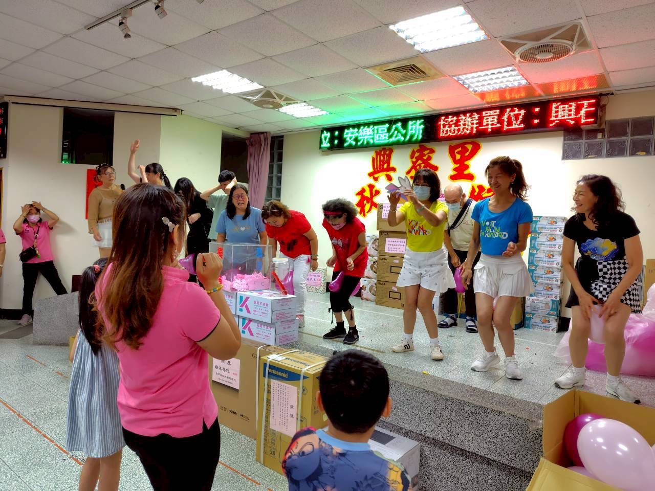 【社區有愛鄰里有情】基隆市里長發揮創意舉辦中秋聯歡融入宣導打造有愛城市 2 556087131 25561817480072492 8305892528372622081 n