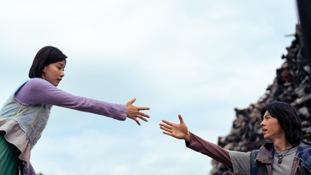 《他年她日》登頂首周新片票房冠軍!10/9影人場有問必答 8 %E8%A8%B1%E5%85%89%E6%BC%A2%EF%BC%88%E5%8F%B3%EF%BC%89%E8%88%87%E8%A2%81%E6%BE%A7%E6%9E%97%E9%A0%98%E9%8A%9C%E4%B8%BB%E6%BC%94%E7%9A%84%E5%A5%87%E5%B9%BB%E6%84%9B%E6%83%85%E9%89%85%E7%89%87%E3%80%8A%E4%BB%96%E5%B9%B4%E5%A5%B9%E6%97%A5%E3%80%8B%EF%BC%8C%E6%97%A5%E5%89%8D%E4%B8%AD%E7%A7%8B%E9%80%A3%E5%81%87%E5%85%A8%E4%BA%9E%E6%B4%B2%E5%90%8C%E6%AD%A5%E4%B8%8A%E6%98%A0%E5%BE%8C%E8%A9%B1%E9%A1%8C%E5%BB%B6%E7%87%92