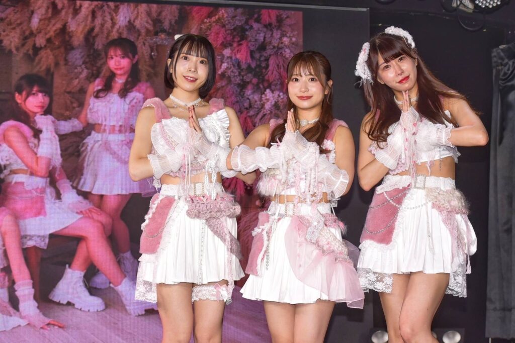 出道滿月即登上海外舞台!日本新生代偶像團體SORRY.IDOL(すみません。)首登台街頭零距離親自發放宣傳海報 4 S 199197068 0
