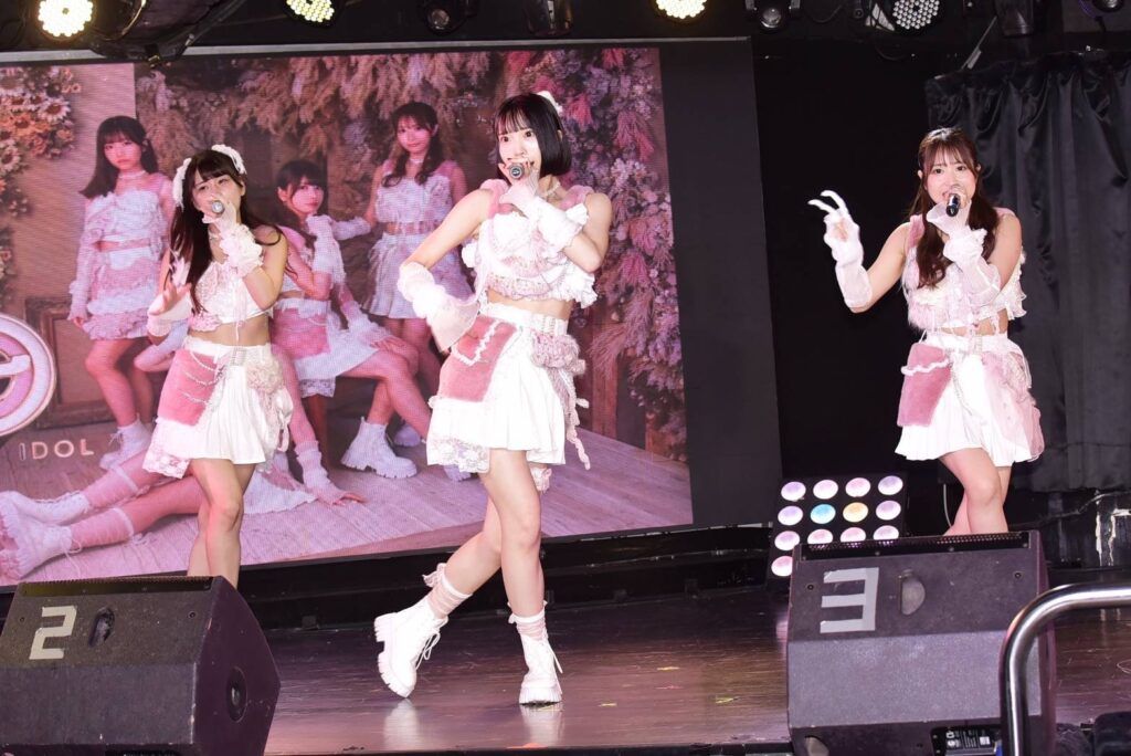 出道滿月即登上海外舞台!日本新生代偶像團體SORRY.IDOL(すみません。)首登台街頭零距離親自發放宣傳海報 5 S 199197069 0