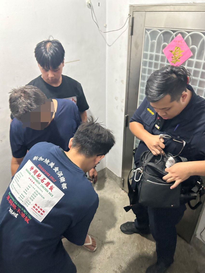 行車糾紛投擲「蝴蝶炮」火燒車 中和警2小時火速逮嫌送辦 3 《圖說》被害人右手淺燒傷1公分左右。〈中和分局提供〉