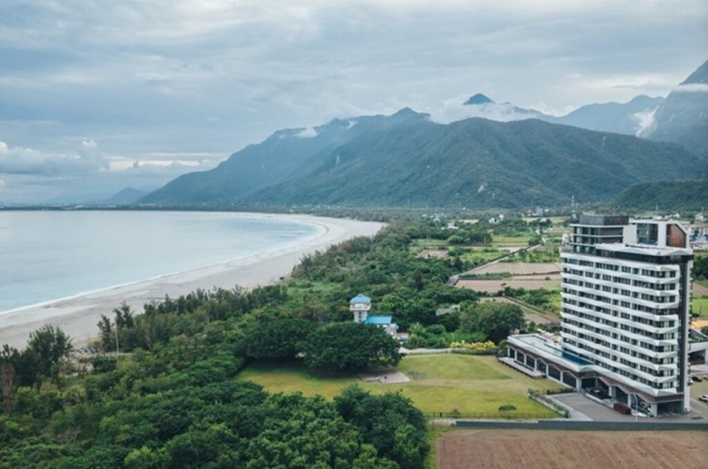 3年撿起兩座85大樓高海廢!煙波集團連4年啟動百人淨灘與土地共好 6 114101632