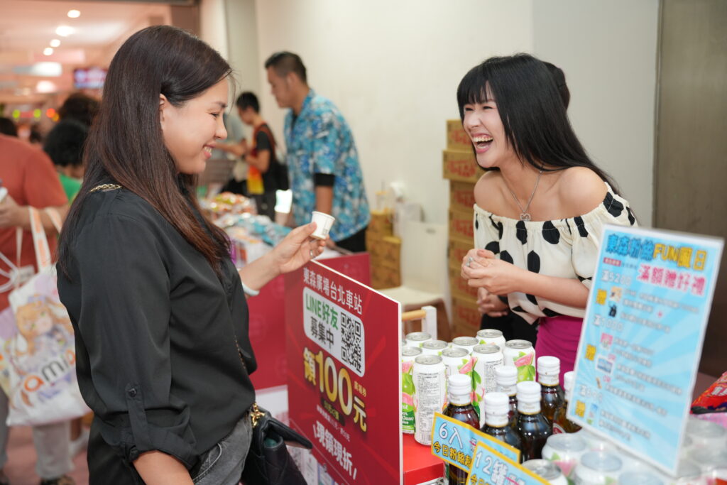 東森廣場台北車站《東森粉絲FUN風日》熱鬧登場 人氣網紅齊聚K區地下街 與粉絲同樂掀高潮、帶動人潮買氣 16 DSC03560 1024x683 1