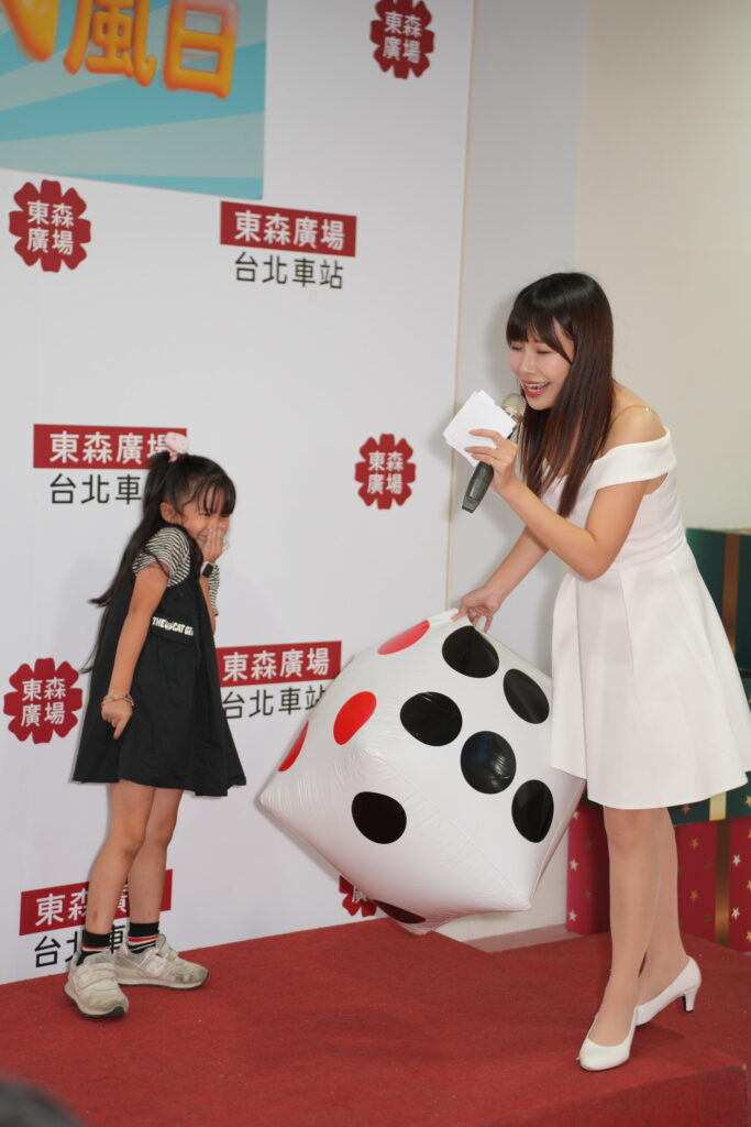 東森廣場台北車站《東森粉絲FUN風日》熱鬧登場 人氣網紅齊聚K區地下街 與粉絲同樂掀高潮、帶動人潮買氣 17 DSC03650 683x1024 1