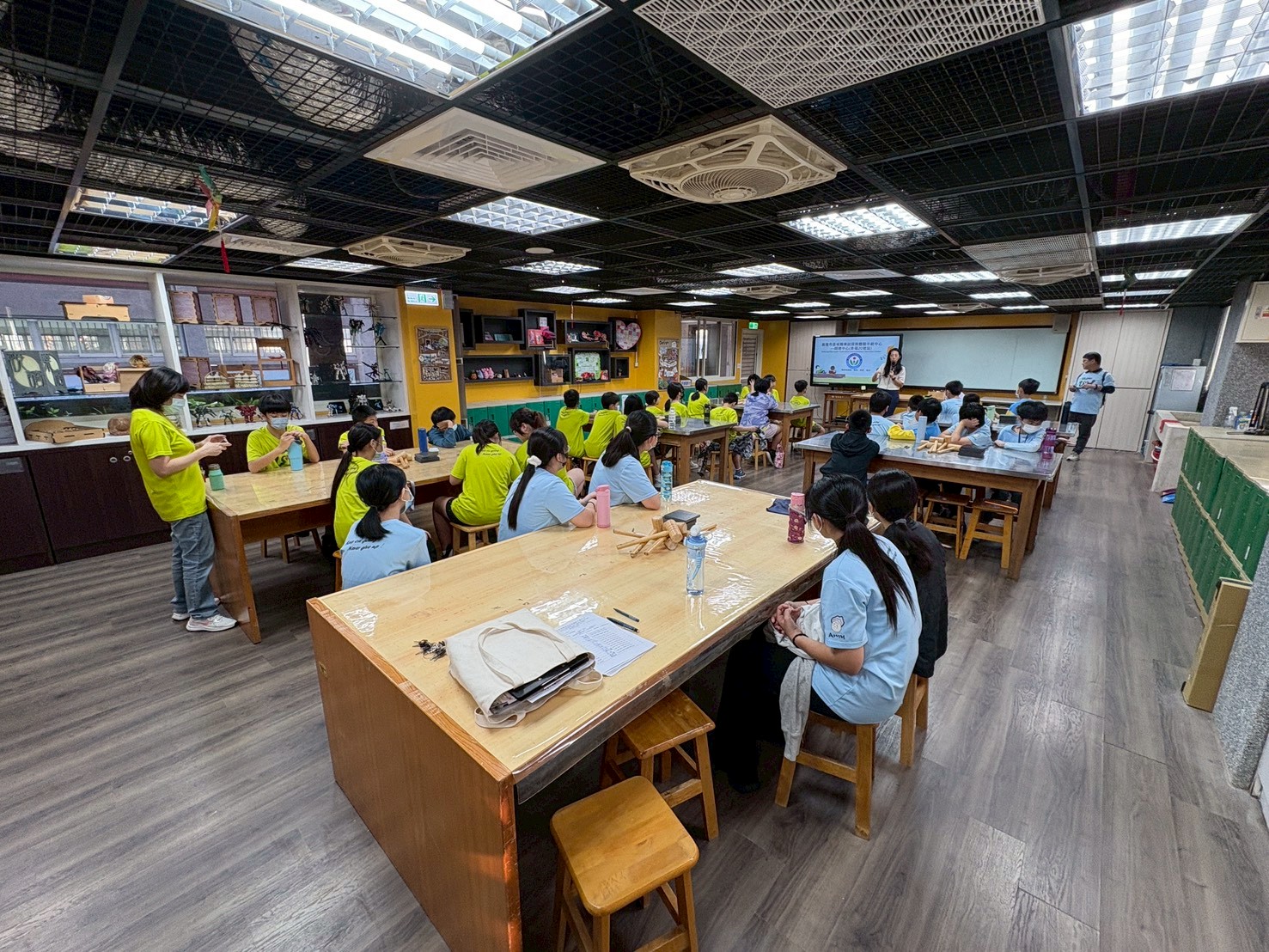 安樂國小赴明德國中體驗迷你鞋製作 傳承製鞋產業精神 7 577935010 1295582075937337 3933308116128160223 n