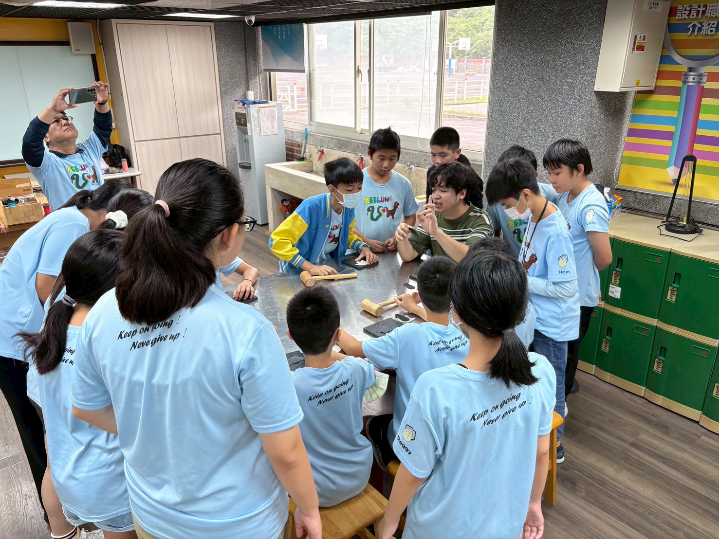 安樂國小赴明德國中體驗迷你鞋製作 傳承製鞋產業精神 8 578264643 1295582249270653 7153561820707287958 n