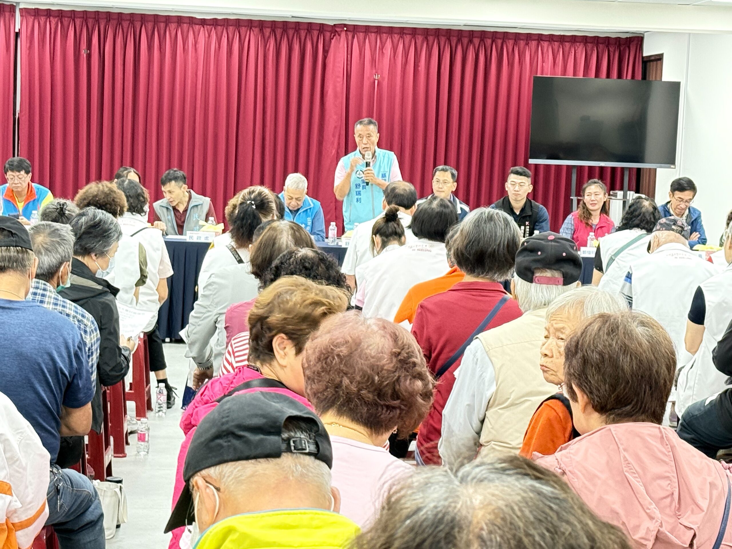 五福里召開里民大會共同爭取社區停車場 提升居住安全及品質 2 S 75096083 scaled