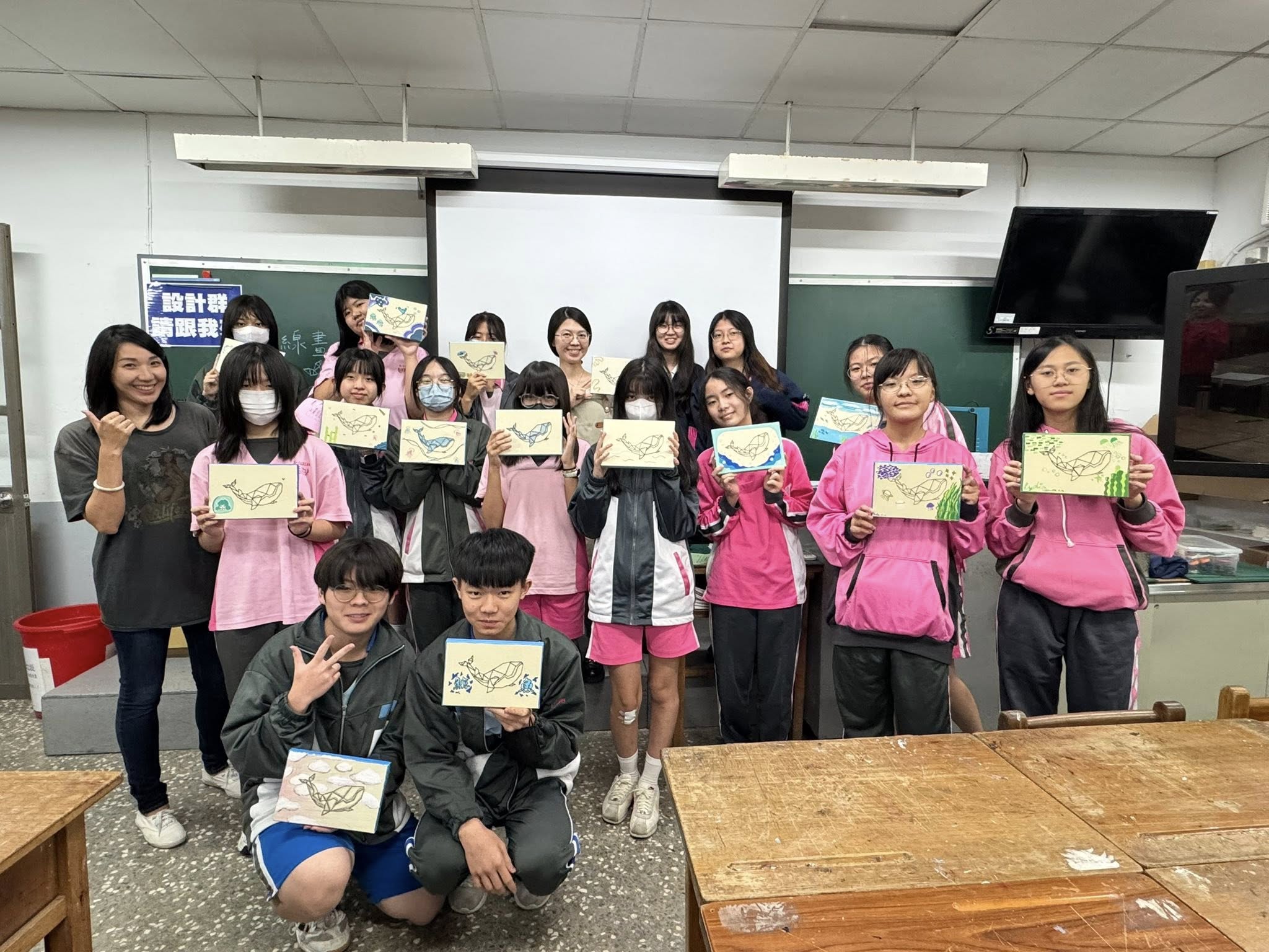 中正國中八年級職群探索進行創造與技術初體驗收穫滿行囊 14 582336495 10223718958002514 1564078977305305896 n