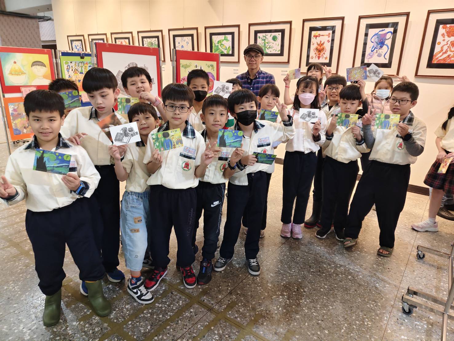 武崙國小舉辦重症兒童生命畫展傳播愛與關懷 12 459036 0