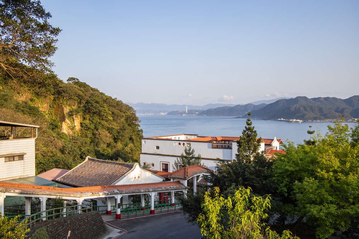 低碳工法打造野柳里步道 漫遊新北山海之間 14 %E9%87%8E%E6%9F%B3%E9%87%8C%E6%AD%A5%E9%81%93%E7%B5%82%E9%BB%9E%E7%82%BA%E4%BB%81%E6%84%9B%E4%B9%8B%E5%AE%B6%E5%8F%AF%E9%81%A0%E7%9C%BA%E7%BF%A1%E7%BF%A0%E7%81%A3%E8%88%87%E5%91%A8%E9%82%8A%E9%A2%A8%E6%99%AF%E6%AD%A4%E8%99%95%E8%A6%96%E9%87%8E%E9%96%8B%E9%97%8A%E6%98%AF%E6%AD%A5%E9%81%93%E6%B2%BF%E7%B7%9A%E6%9C%80%E5%85%B7%E4%BB%A3%E8%A1%A8%E6%80%A7%E7%9A%84%E8%A7%80%E6%99%AF%E4%BD%8D%E7%BD%AE%E4%B9%8B%E4%B8%80