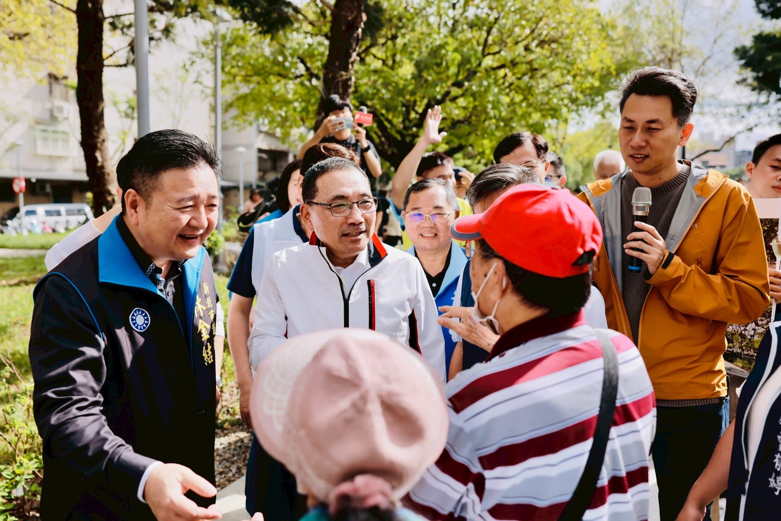 新北市長侯友宜視察土城員和人本通行改善工程進度 預計年底完工 12 %E7%95%B6%E5%9C%B0%E5%B1%85%E6%B0%91%E5%90%91%E5%B8%82%E9%95%B7%E8%A1%A8%E9%81%94%E7%84%A1%E9%9A%9C%E7%A4%99%E5%9D%A1%E9%81%93%E6%94%B9%E5%96%84%E7%9A%84%E9%9D%9E%E5%B8%B8%E5%8F%8B%E5%96%84