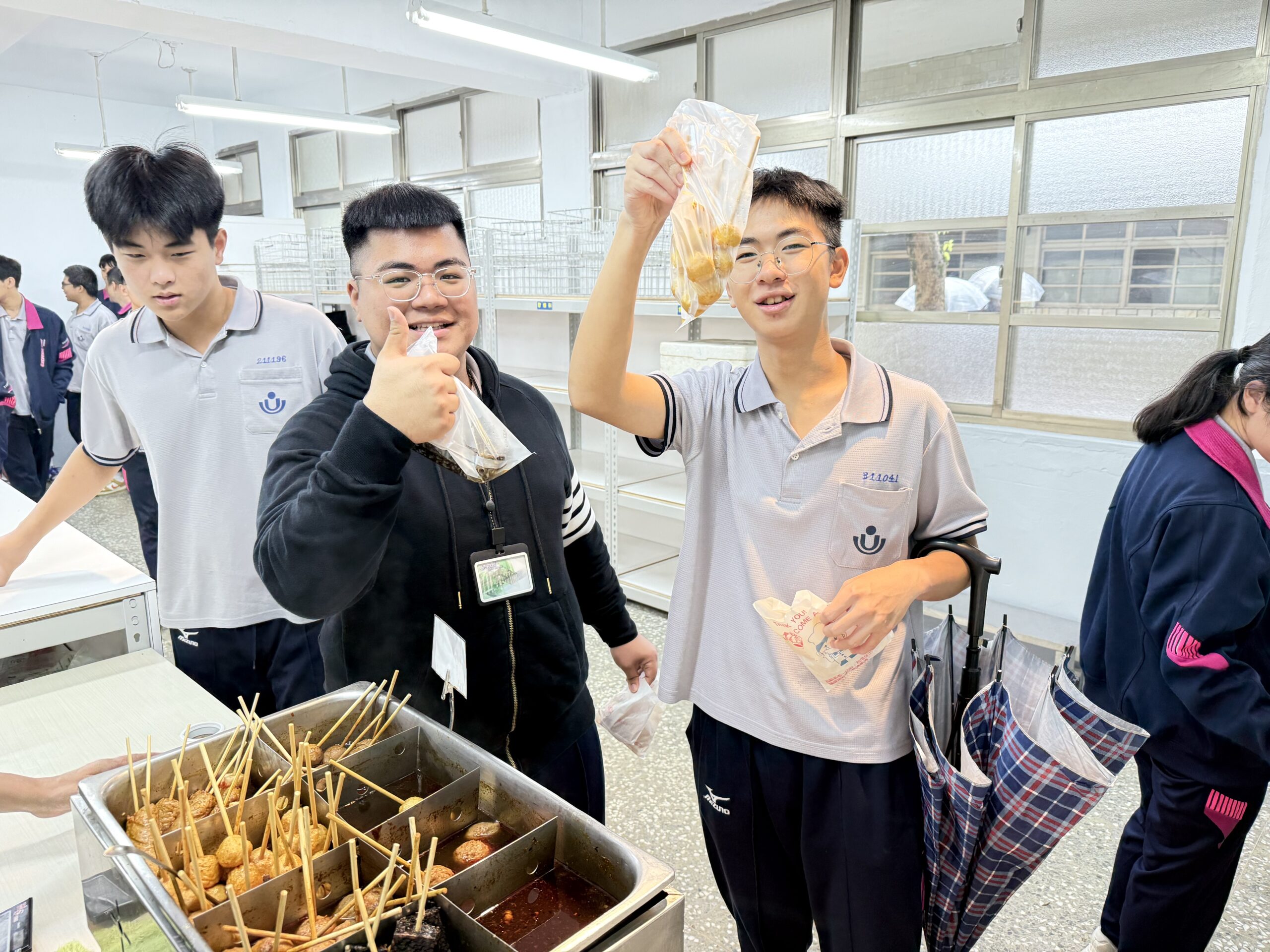 二信高中餐廳打造用餐幸福感學生大讚「下午的小確幸!」 8 C48E1F8F BCC2 429E B282 484DE0EF4782 scaled