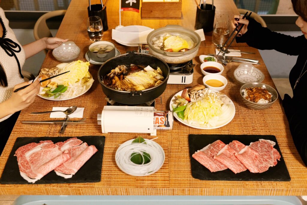 RÒU BY T-HAM 推出「秋田牛限定套餐」 超人氣藝人阿部瑪利亞搶先開箱 32 ROU x %E7%A7%8B%E7%94%B0%E7%89%9B%E7%8B%82%E9%A5%97%E9%9B%99%E5%A5%97%E9%A4%90%E7%A4%BA%E6%84%8F%E5%9C%96 1024x683 1