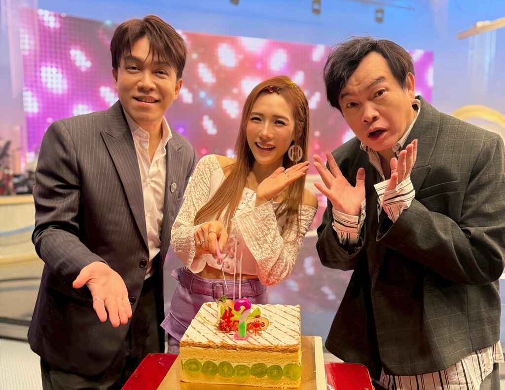 金曲甜美女神吳申梅棚內遭突襲慶生!甜喊年底新曲:我很滿意 10 %E6%A9%ABIMG 1580 1024x790 2