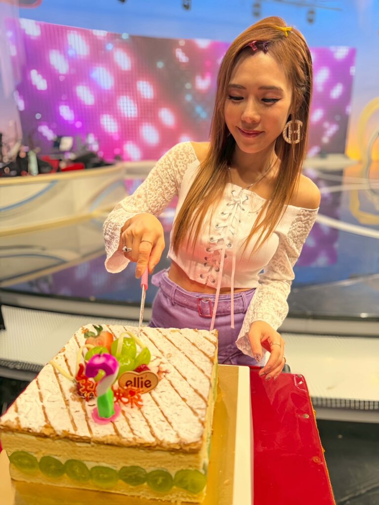 金曲甜美女神吳申梅棚內遭突襲慶生!甜喊年底新曲:我很滿意 11 IMG 1579 768x1024 2