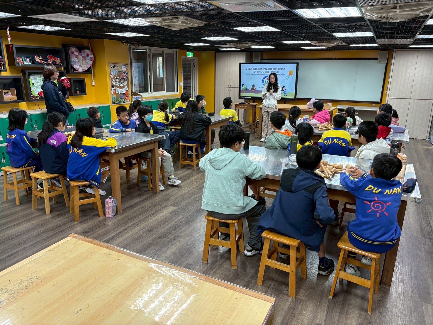 堵南國小赴明德國中職業試探體驗製鞋技藝收穫滿行囊 3 584927559 1307793198049558 3921862515121217851 n