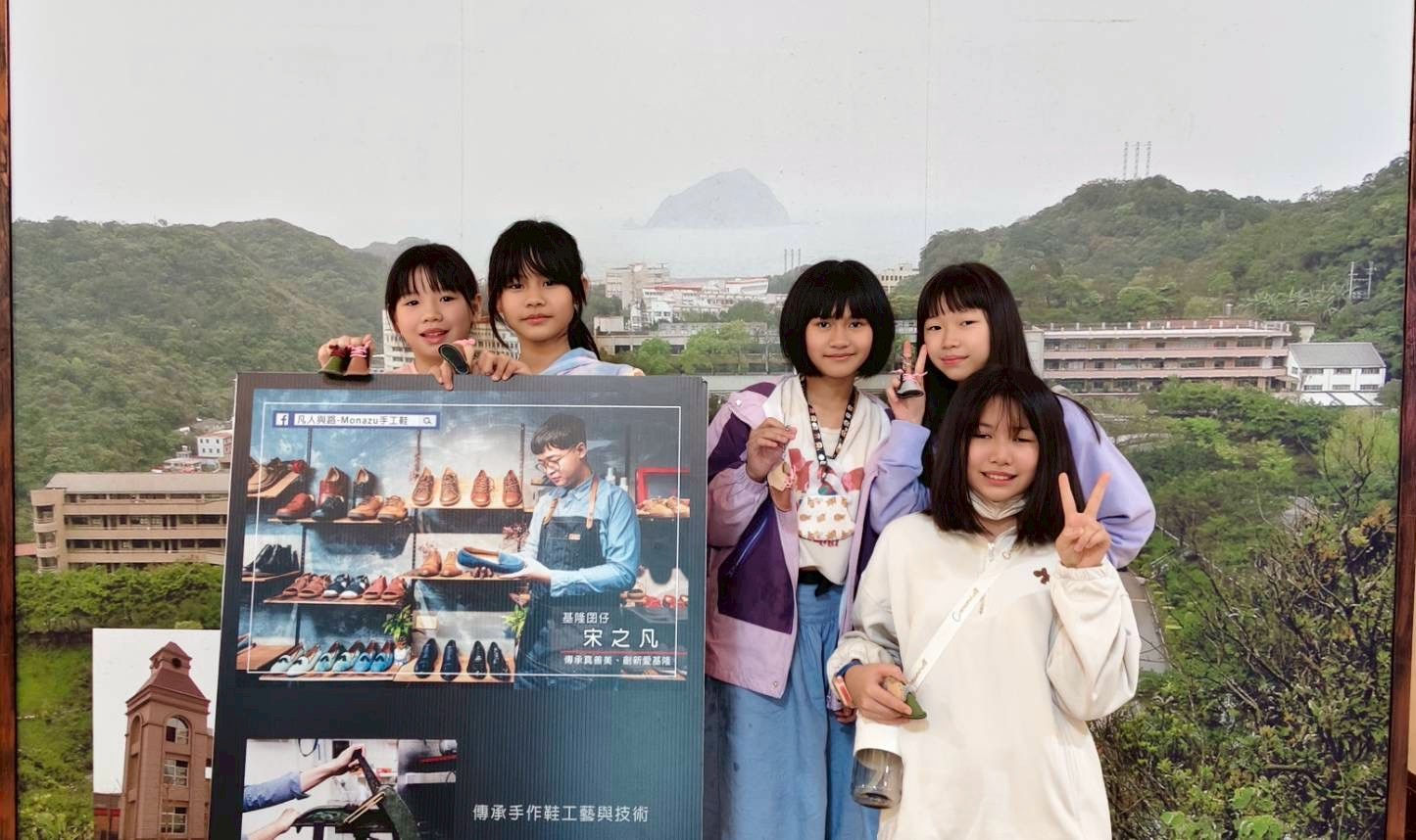 二信高中圖書館資源共享舉辦社區親子鞋作體驗活動 4 LINE ALBUM 1141123%E8%A6%AA%E5%AD%90%E9%9E%8B%E4%BD%9C 251123 1