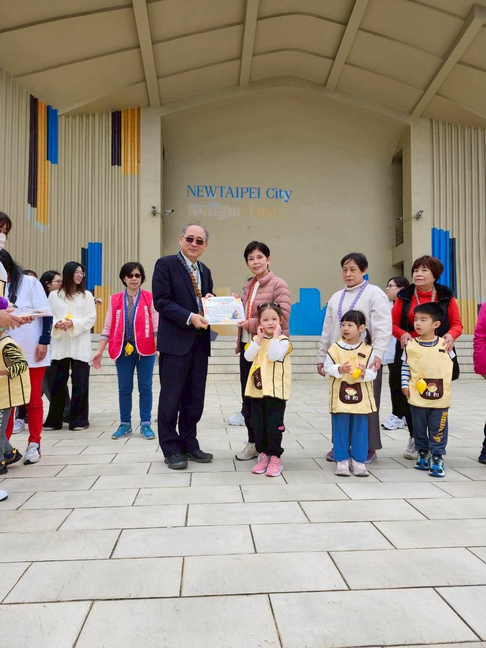 新北市佳和非營利幼兒園結合康寧大學 老幼共學快閃演出獲得家長一致好評! 25 S 32759841