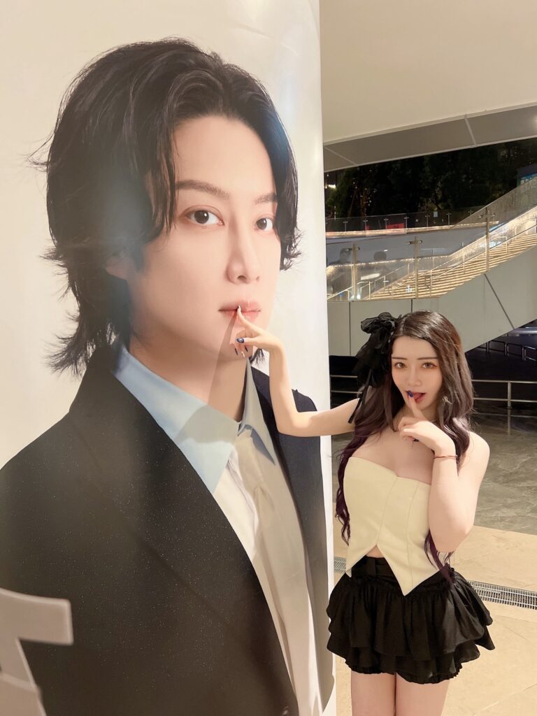 沈娜娜「16年老粉魂」全面覺醒!飛韓砸六萬追SJ 自爆最狂收藏:希澈光頭髮夾我珍藏多年 17 S 191840285 0 768x1024 1