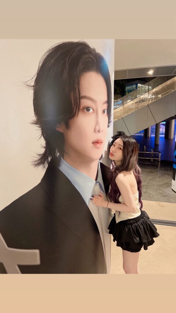 沈娜娜「16年老粉魂」全面覺醒!飛韓砸六萬追SJ 自爆最狂收藏:希澈光頭髮夾我珍藏多年 18 S 191840280 0 576x1024 1