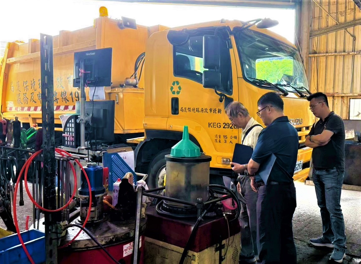 新北首家雙檢合一認證保養廠 安檢定檢得來速 省時又便民 2 %E7%92%B0%E4%BF%9D%E5%B1%80%E9%82%80%E9%9B%86%E5%B0%88%E5%AE%B6%E5%AD%B8%E8%80%85%E7%8F%BE%E5%A0%B4%E5%AF%A9%E6%9F%A5%E8%88%87%E8%BC%94%E5%B0%8E