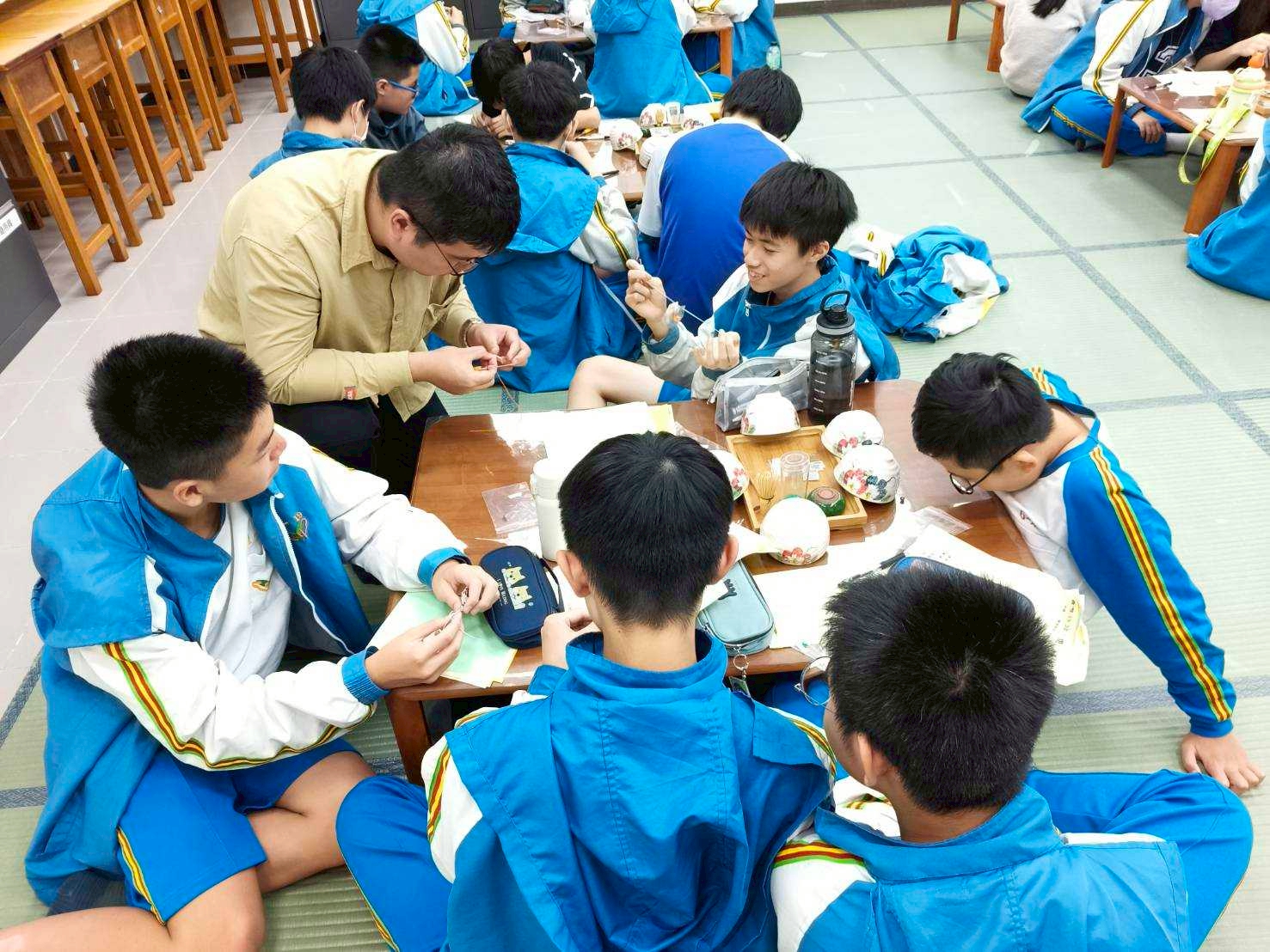 汐止國中國八學生赴基隆二信高中職群試探收穫滿行囊 4 S 75473017