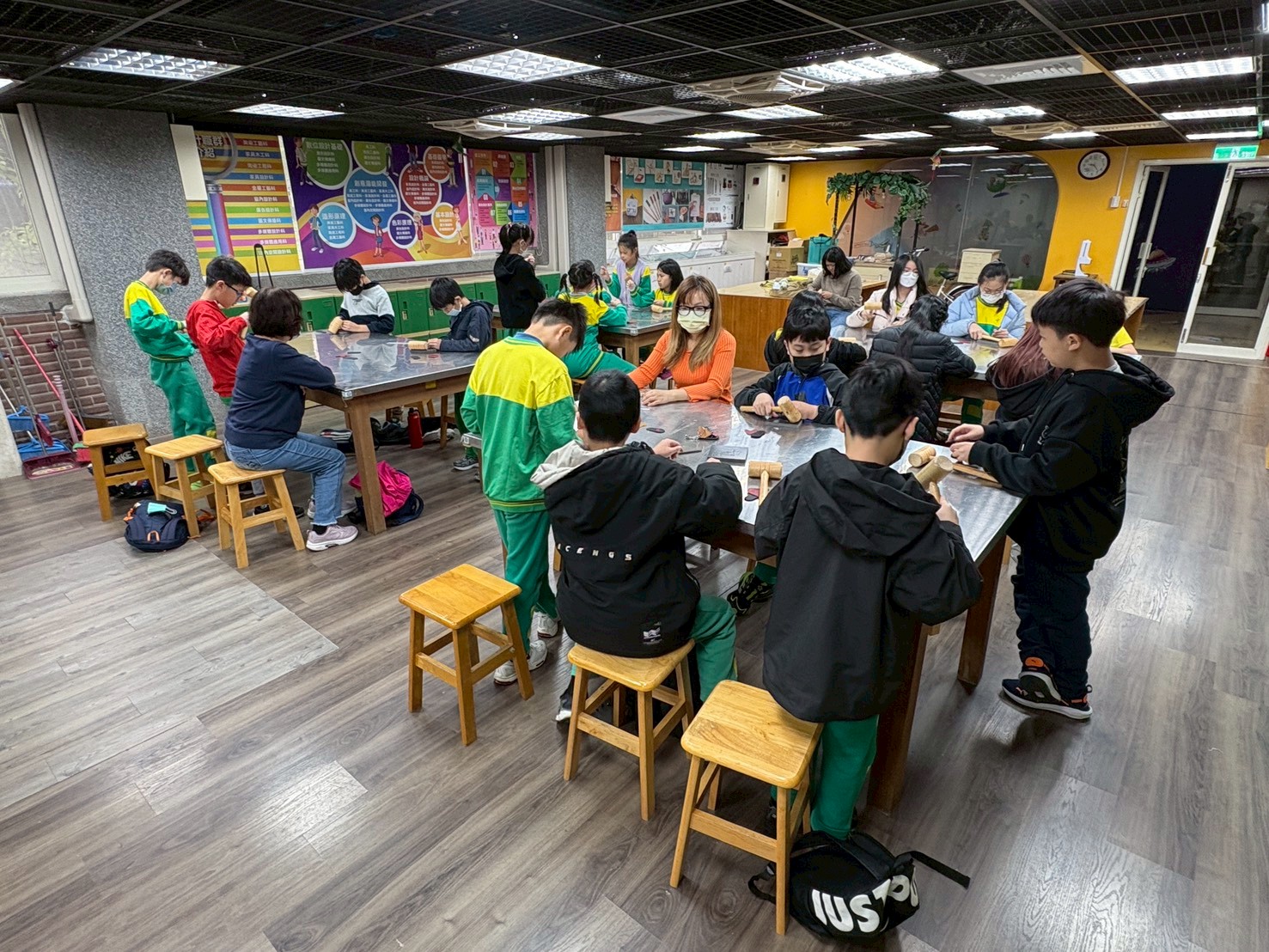 明德國中職探中心傳承製鞋技藝創新幸福產業 22 594181393 1319140306914847 3891591519725049293 n