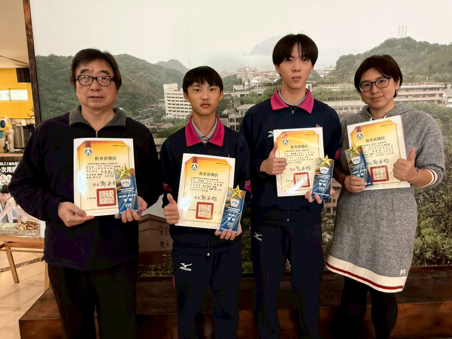 二信高中全國商業類技藝競賽六職種全壘打優勝 24 LINE ALBUM 1141216%E6%8A%80%E8%97%9D%E7%AB%B6%E8%B3%BD 251217 2