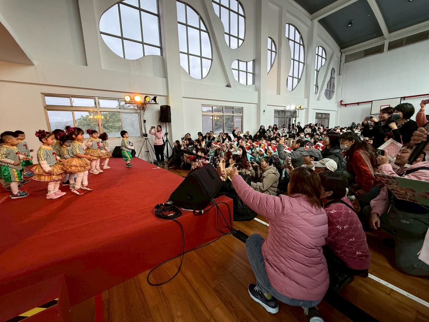 中和國小「中和之星」展演 以 SEL打造發光舞台 9 LINE ALBUM 1141227%E4%B8%AD%E5%92%8C%E4%B9%8B%E6%98%9F%E6%88%90%E6%9E%9C%E7%99%BC%E8%A1%A8%E6%9C%83 251227 7