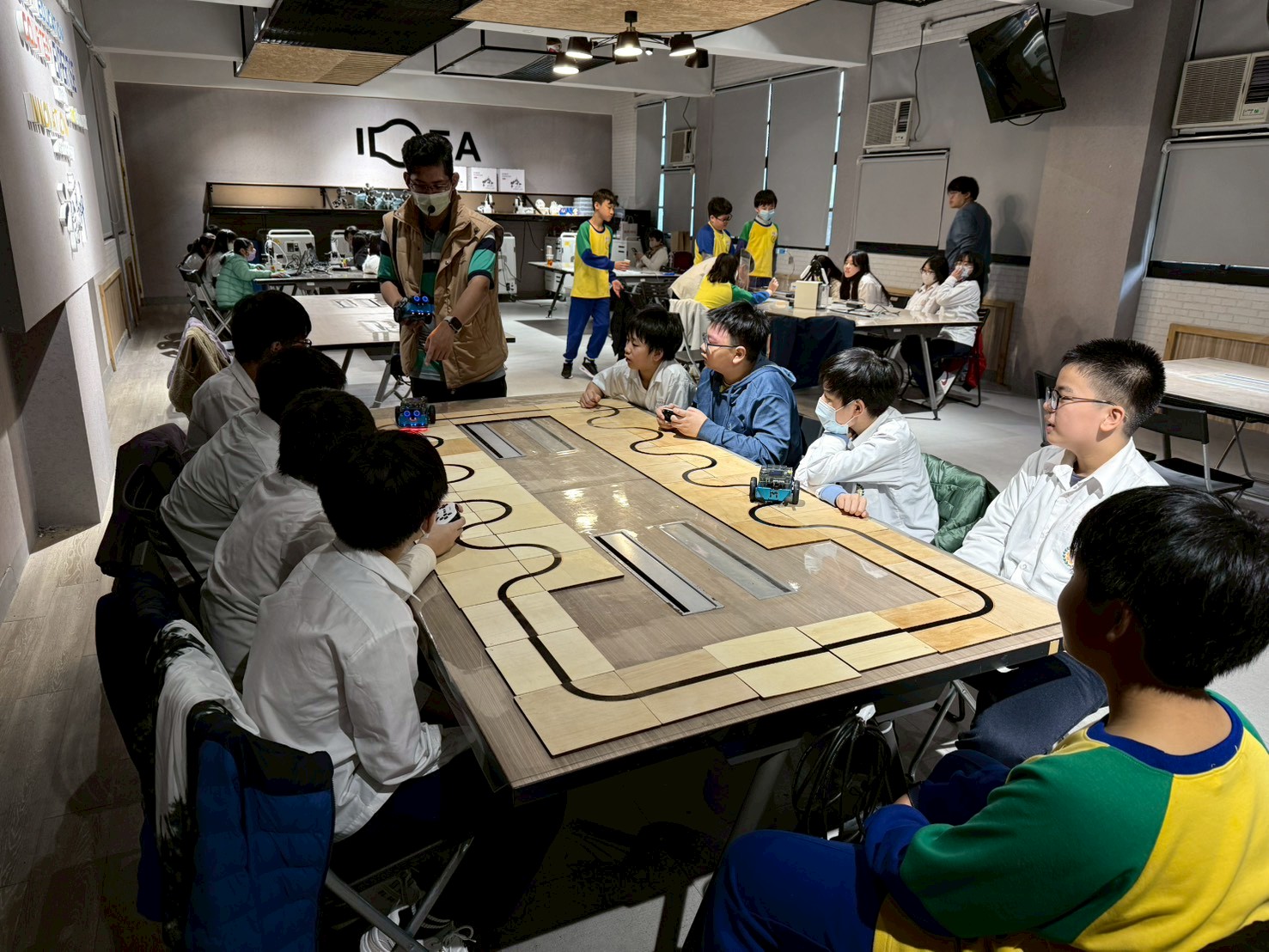 信義國小體驗二信高中課程學生收穫滿滿盼公私協力創造在地教育亮點 19 LINE ALBUM 1150116%E4%BA%8C%E4%BF%A1%E9%AB%94%E9%A9%97 260116 3