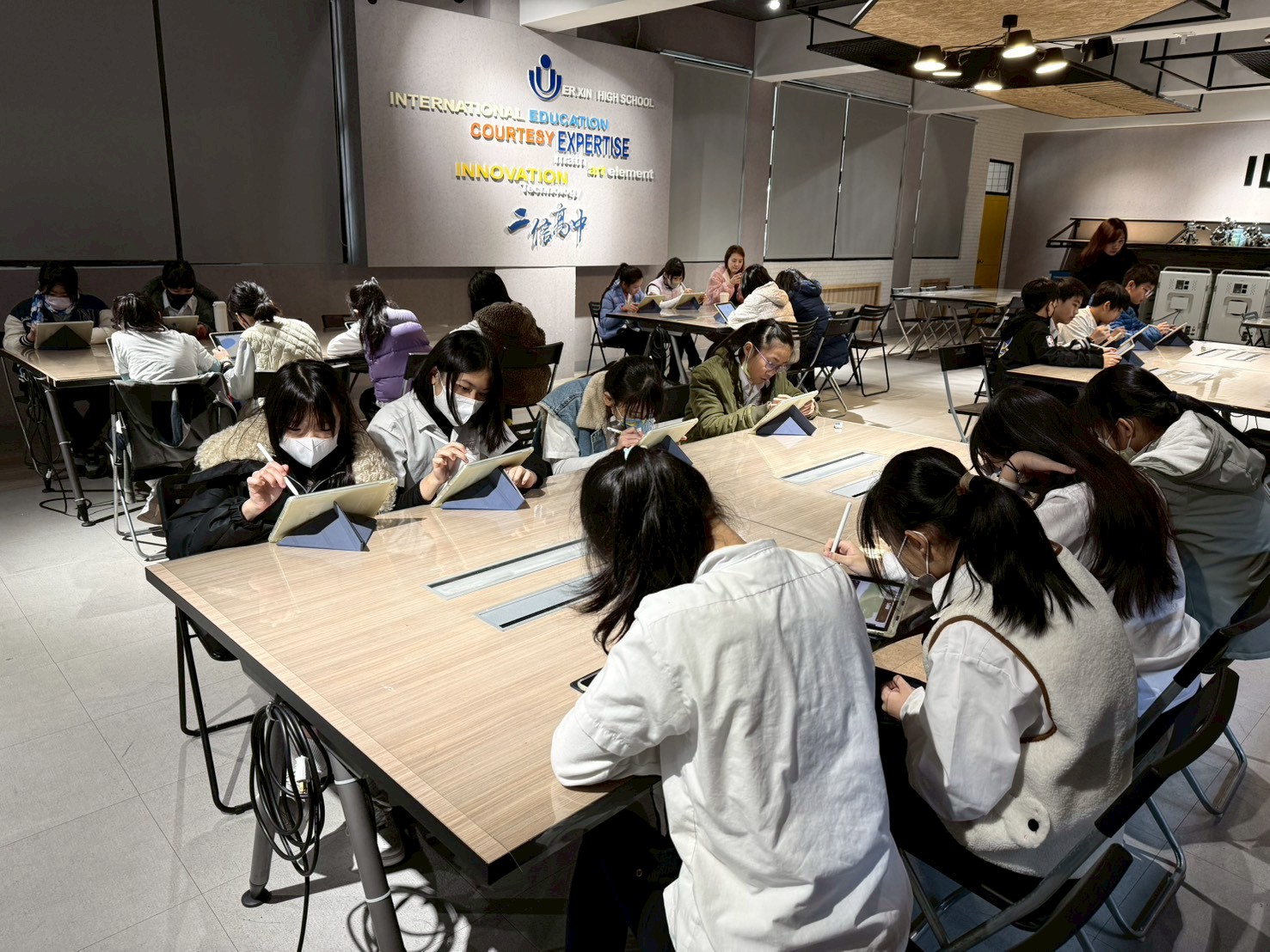 信義國小體驗二信高中課程學生收穫滿滿盼公私協力創造在地教育亮點 18 LINE ALBUM 1150112%E4%BA%8C%E4%BF%A1%E9%AB%94%E9%A9%97 260116 1