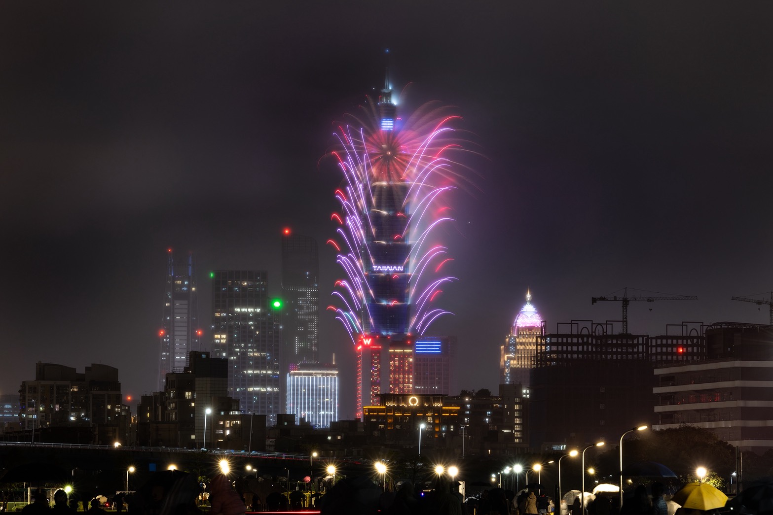 李奇嶽 : 台美關稅15%,觀光業恐怕是「辛苦的2026年」,不是沒人想玩,是錢包與風向變了 2 S 13811727 0