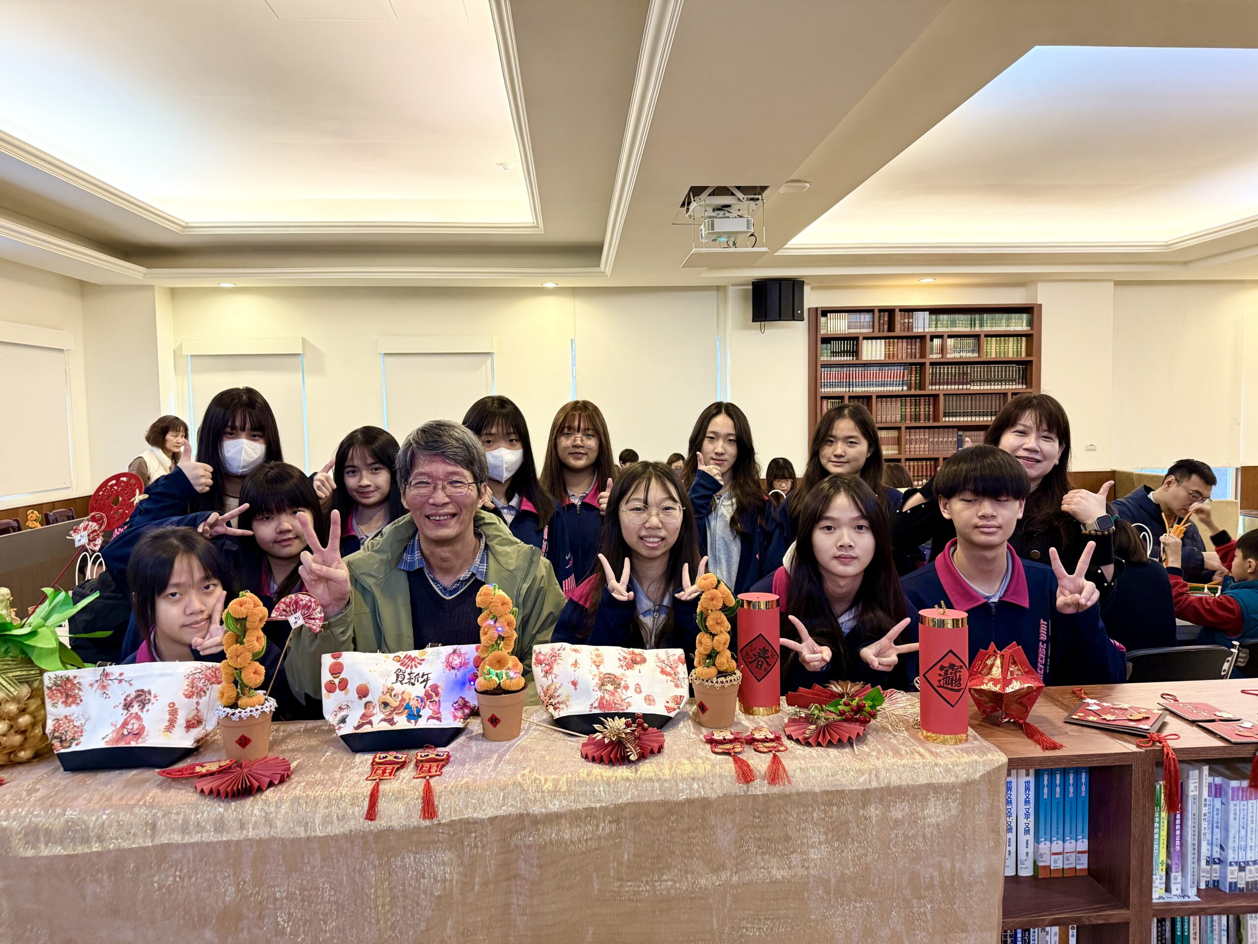 二信高中橘子盆栽製作體驗喜氣洋洋歡樂滿滿 24 B8F3A9AD C83D 4763 9B9A 81726CD10598 scaled